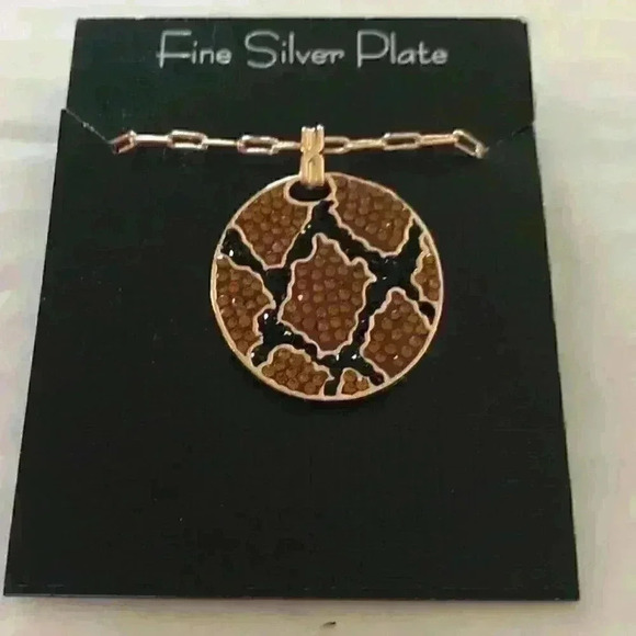 Essential new Crystal Animal Print Pend Necklace - Picture 5 of 8